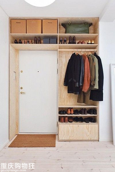 別怕，這類顏色的木板鋪滿墻一點也不壓抑、老土