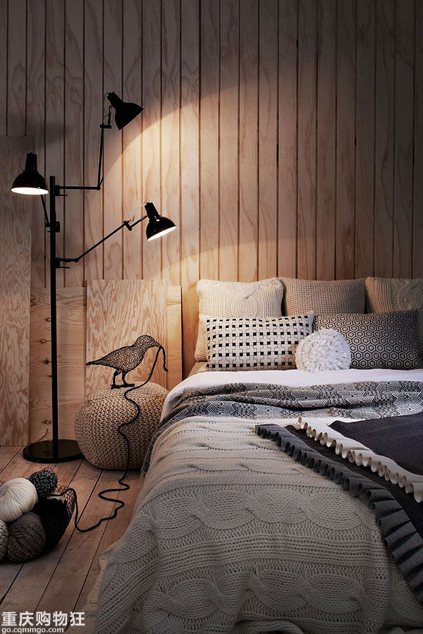 別怕，這類顏色的木板鋪滿墻一點也不壓抑、老土